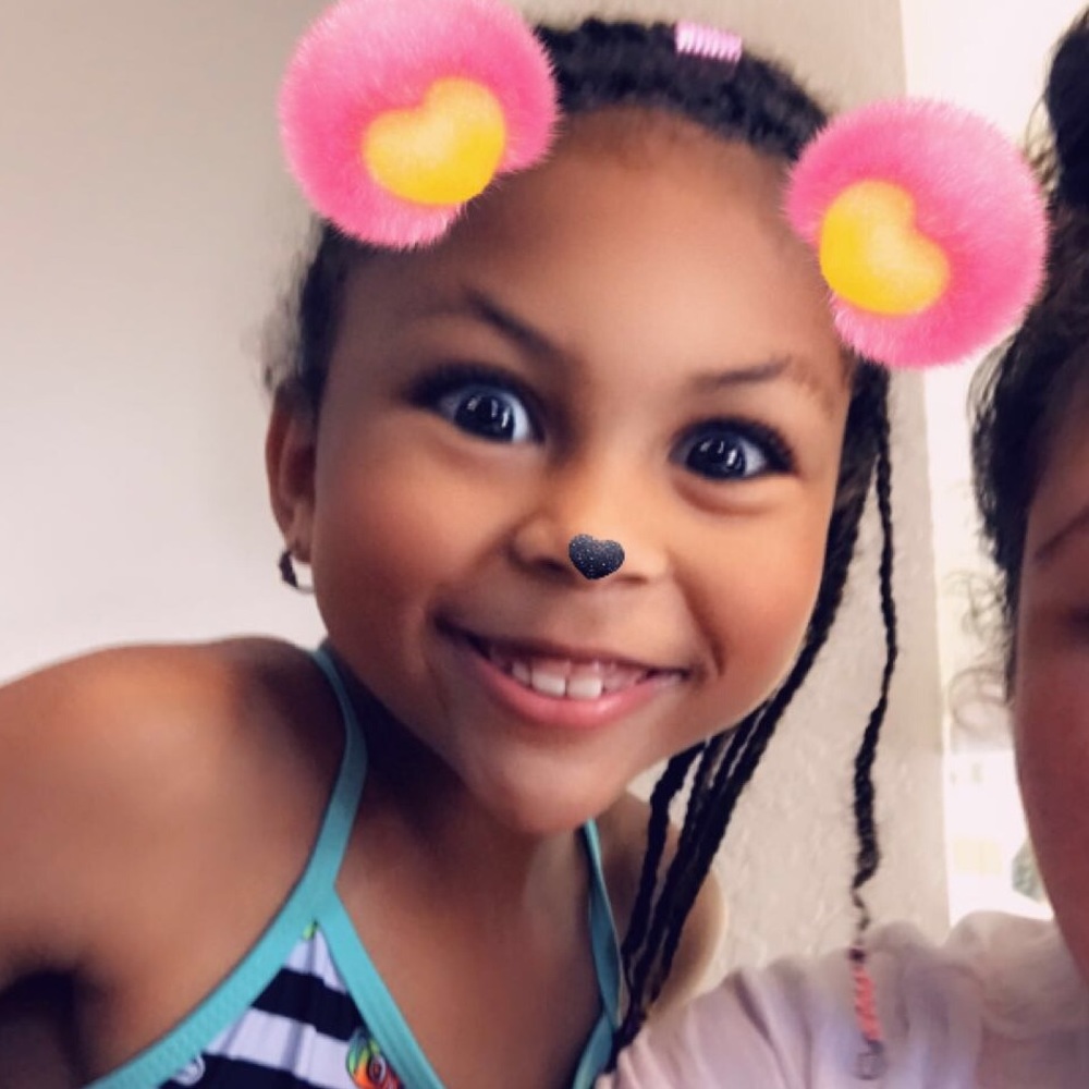 Meet your Posher, Vivian